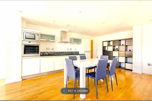 Flat, Ability Place, London photo 2