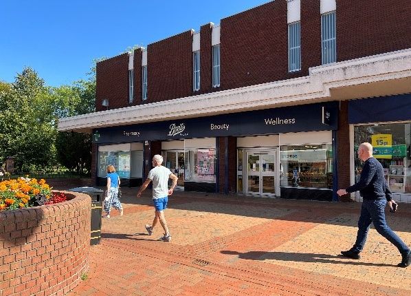 Retail premises to let in All Saints Square, Bedworth