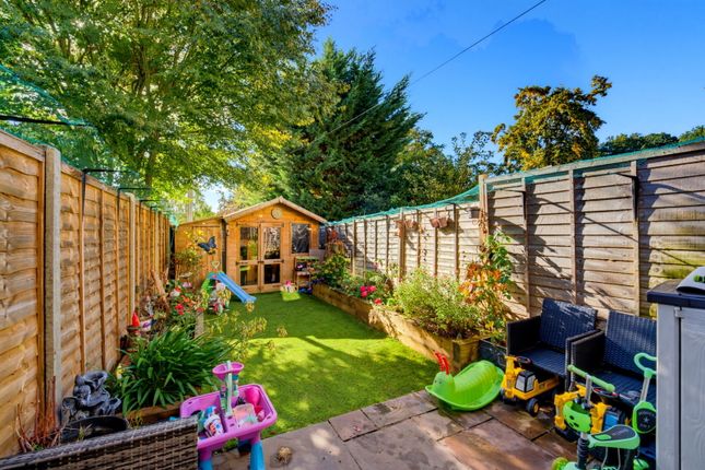 3, Crawshaw Road, Chertsey photo 4