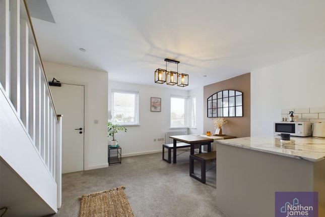 4, White Hart Mews, Caldicot photo 5