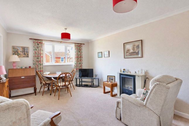15, Priory Gardens, Burnham-On-Sea photo 2
