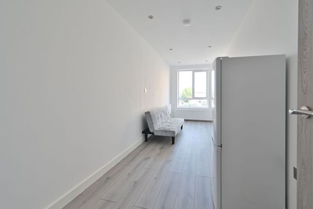 158b Marlowes, Hemel Hempstead, Hertfordshire, HP1 1BA, Hemel Hempstead photo 2