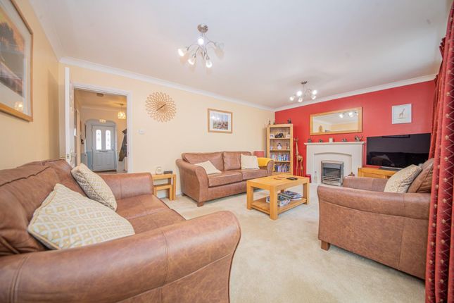 32, Damson Crescent, Eastleigh photo 3