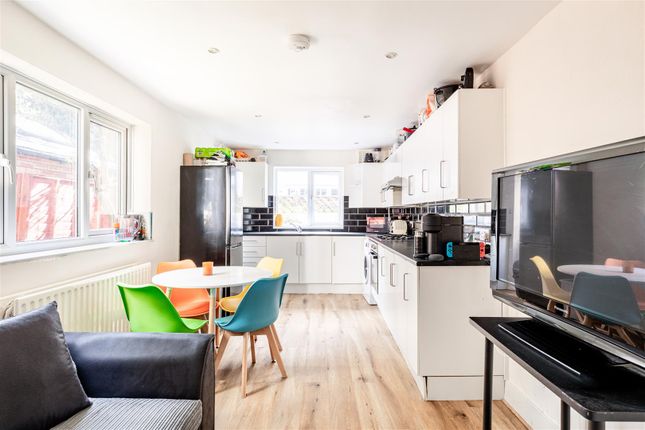 14, Aspenlea Road, London photo 4
