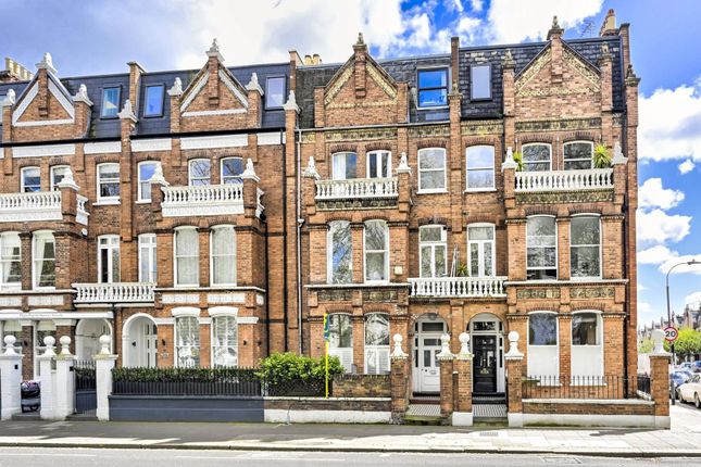 Flat for sale in New King's Road, Fulham, London