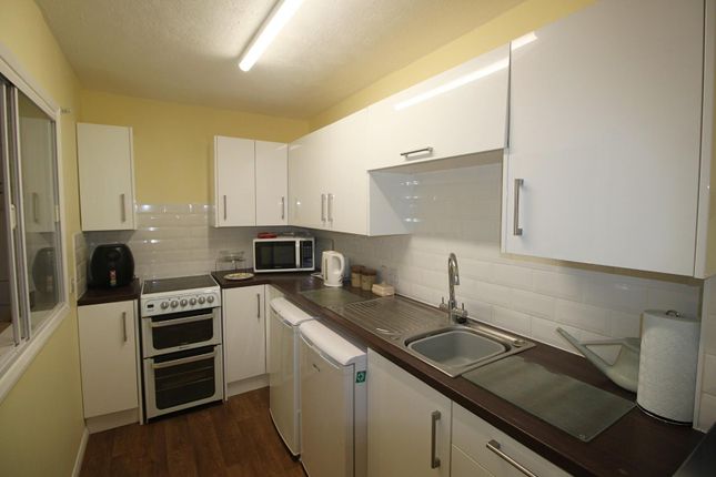 Flat 7, Hambleside Court, Hamble Lane, Hamble photo 2