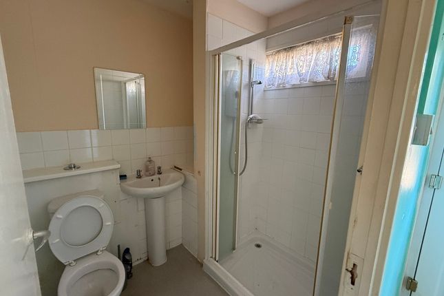 19 Andover Close, Epsom photo 5
