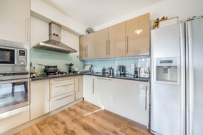 Flat 2, 48A, Minster Road, London photo 4