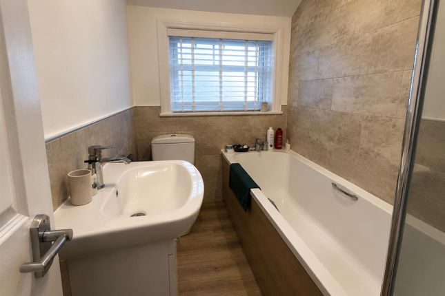 Flat 3 Claydon Court, 109, Marine Parade, Worthing photo 4