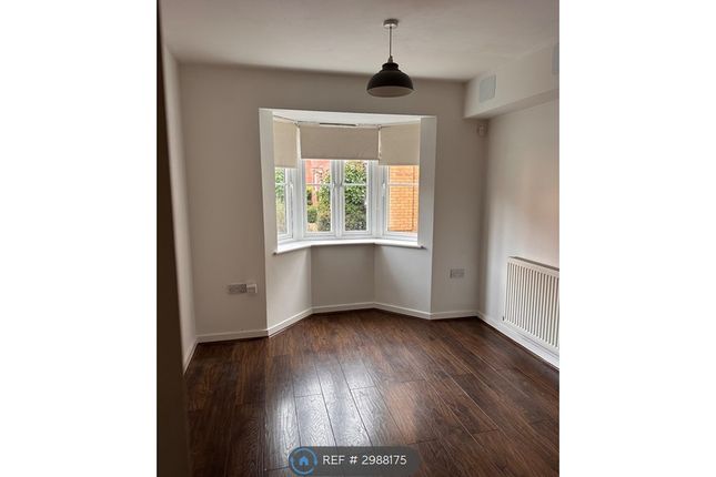 Oulton Road, Rugby photo 3
