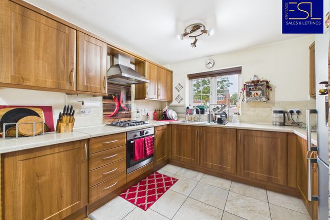 19, Lancaster Gardens, Coventry photo 3