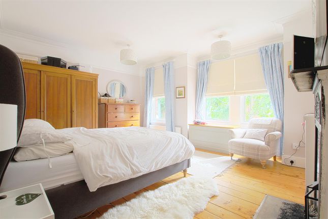 7, Midhurst Road, Ealing photo 5