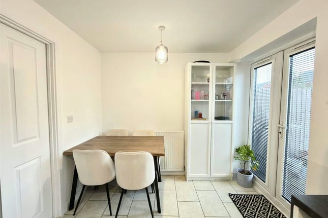 Clovelly Drive, Peterborough photo 4