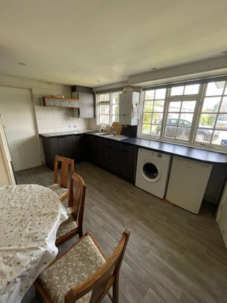 2, Briars Close, Hatfield photo 2
