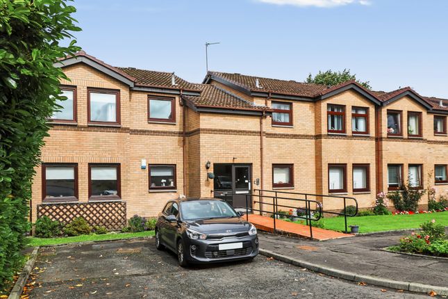 24 Campsie Court, Kirkintilloch, Glasgow photo 5