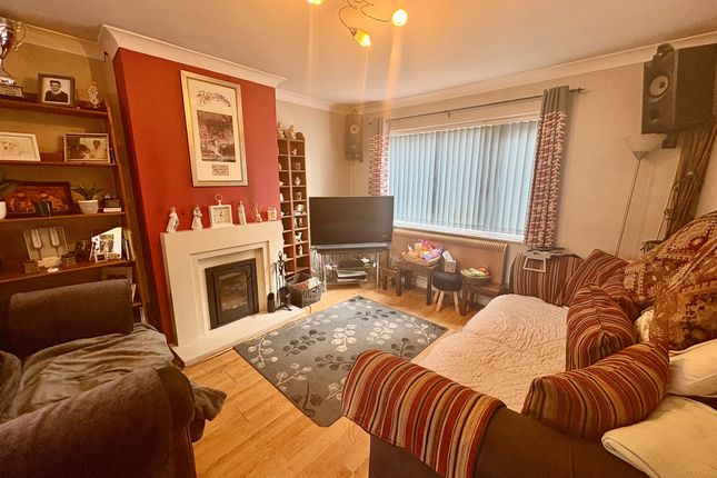 26, Barn Croft, Birmingham photo 2