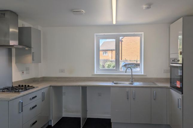 30, Harrier way, Hardwicke, Gloucestershire photo 3