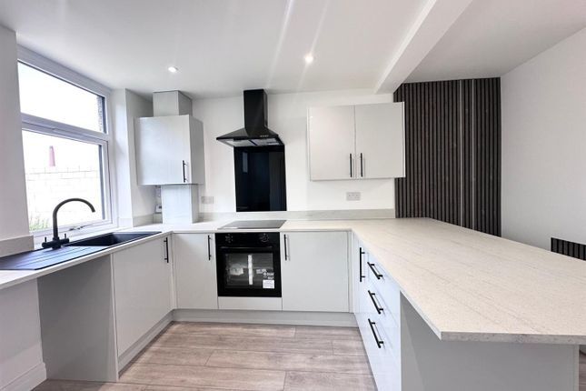6, Roundell Road, Barnoldswick photo 3