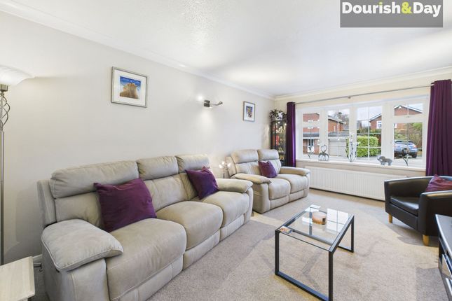 5 Abbey Drive, Stafford photo 3