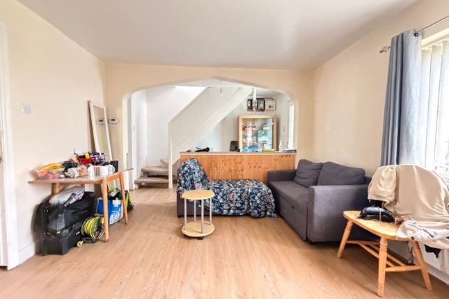13, Sutton-in-Ashfield photo 4
