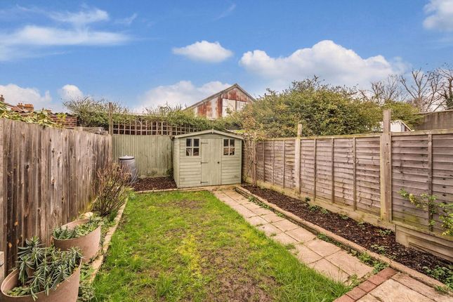 9, Derwent Road, London photo 4