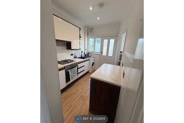 Hounslow Road, Twickenham photo 5