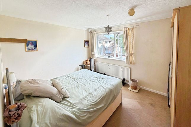 21, Hollymount Close, Devon photo 4