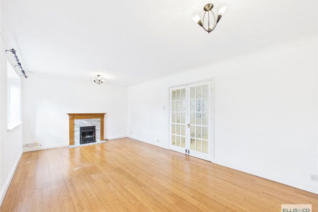 87, Morley Crescent West, Middlesex photo 2