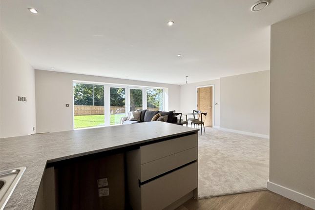 New Flats, Stour Court, Fairway View Close, Ferndown photo 4