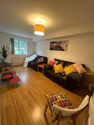 Shared accommodation to rent in Aspen Grove, Farnham, Hampshire