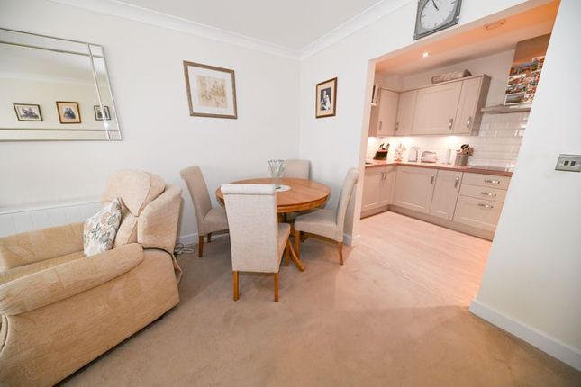 26 Wellesley Court, Darnel Road, Waterlooville photo 4