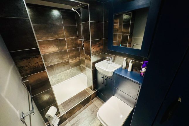 En-Suite Bathroom