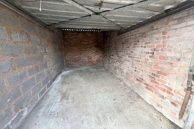 Garage at 9, Winding Mill South, Brierley Hill photo 2