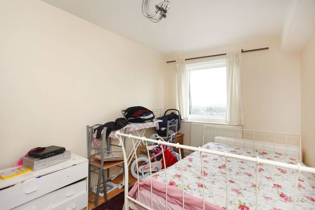 Thumbnail Flat for sale in Granville Point, Child's Hill, London