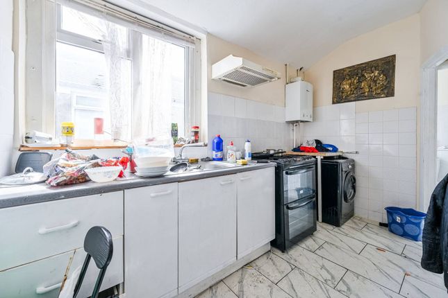 Flat for sale in Sangley Road, Catford, London
