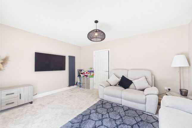 50, Dreadnaught Drive, Gloucestershire photo 3