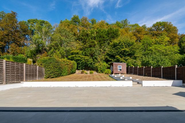 36 Carlton Green, Redhill photo 2