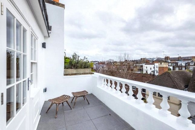 Thumbnail Terraced house to rent in Glebe Place, London