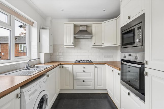 Nightingale Court, Rickmansworth photo 2