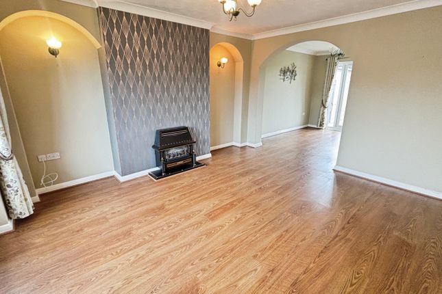 6, Meadway, Cherry Willingham photo 3