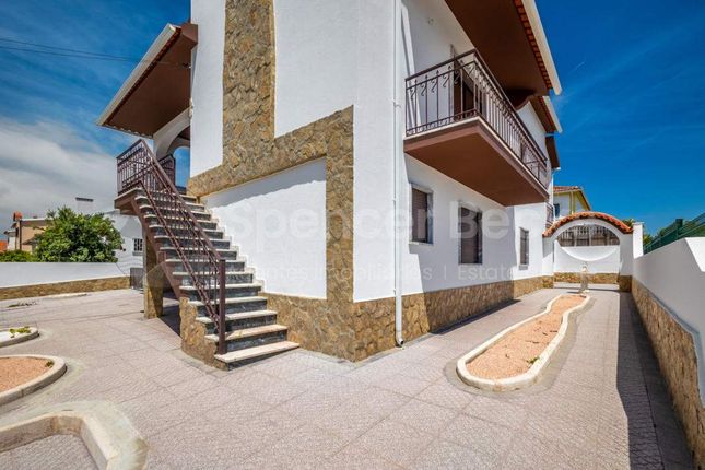 Detached house for sale in Bombarral, Leiria, Portugal