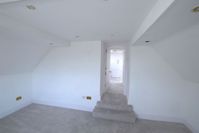 5, Green Street, Sunbury-on-Thames photo 4