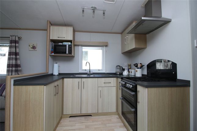 404, Seabreeze, Near Milford On Sea photo 3
