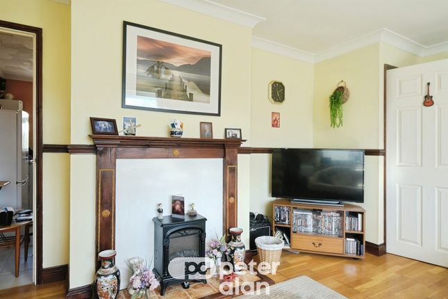 13, Caradoc Walk, Pontypool photo 4