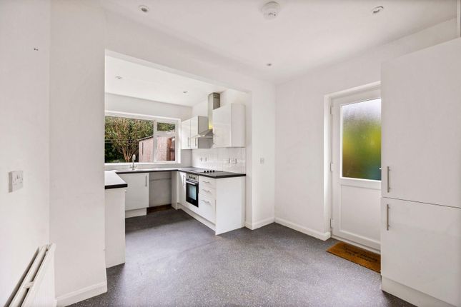 16, Windmill Close, Hove photo 2