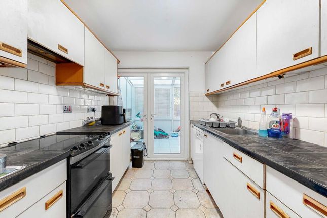 2, September Way, Stanmore photo 5