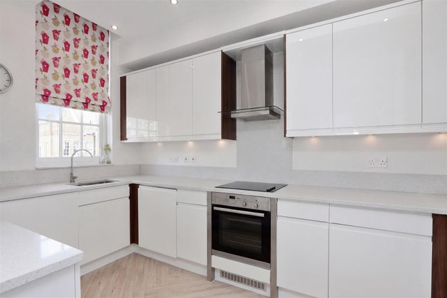 31, Chapel Drive, Dartford photo 2