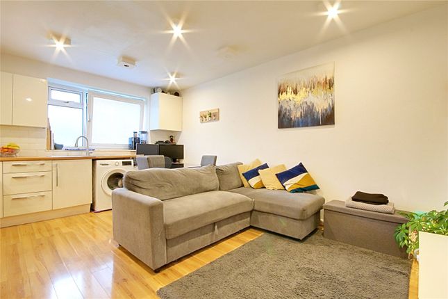 41, Bridle Close, Enfield photo 4