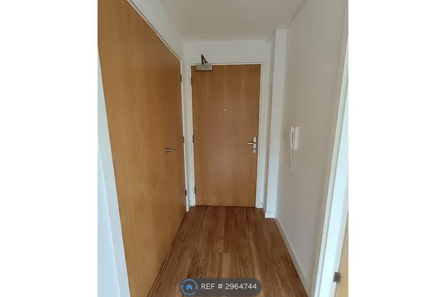 Apartment, The Exchange Elmira Way, Salford photo 3