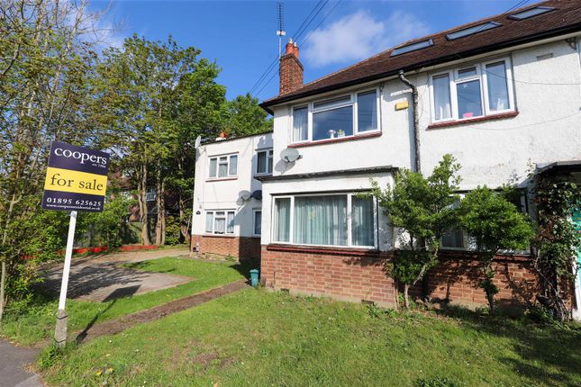 2-bed flat on 3 Elmtree Court, Elm Avenue, Ruislip, £300,000